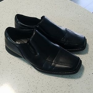 **💙💛** Unlisted by Kenneth Cole Shoe **💙💛